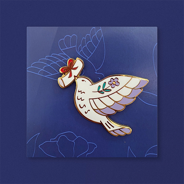 “鸽子”胸针